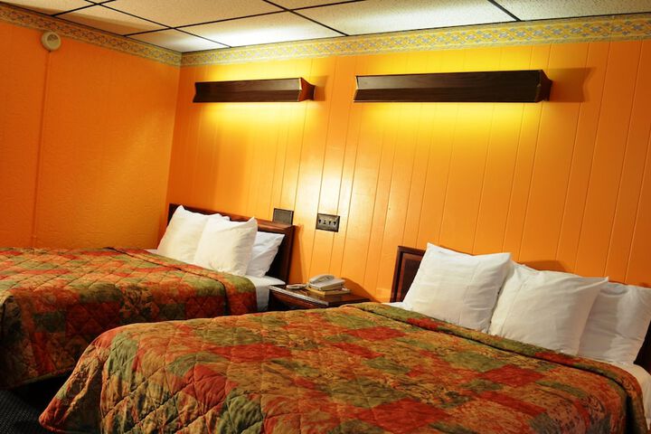 Room 9 of 27