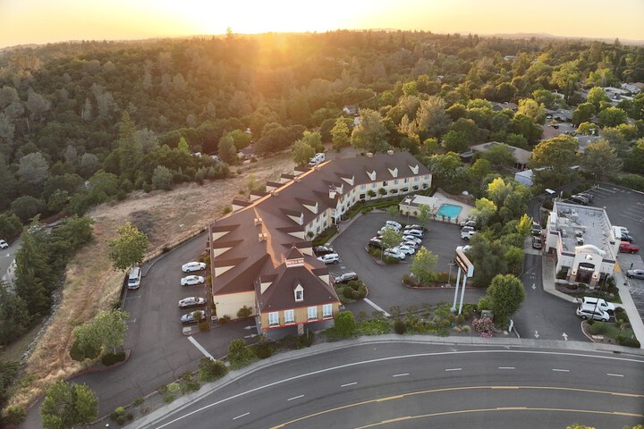 Red Lion Inn & Suites Auburn