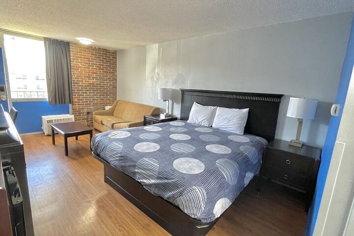 Room 14 of 17