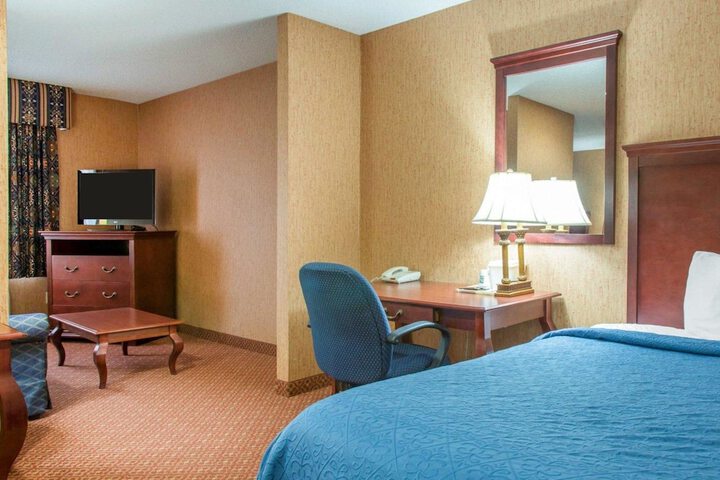 Room 28 of 40