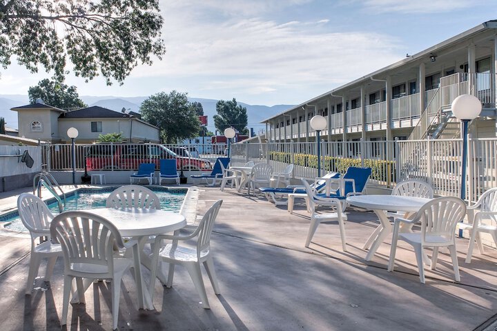 Pool 2 of 33