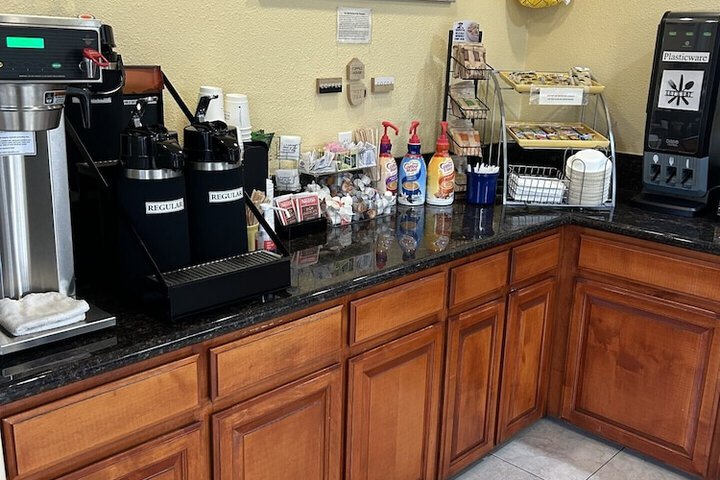 Breakfast/Coffee Service 33 of 34