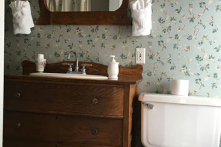 Inn at the Canal Bed & Breakfast