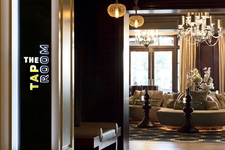 Lounge 96 of 110
