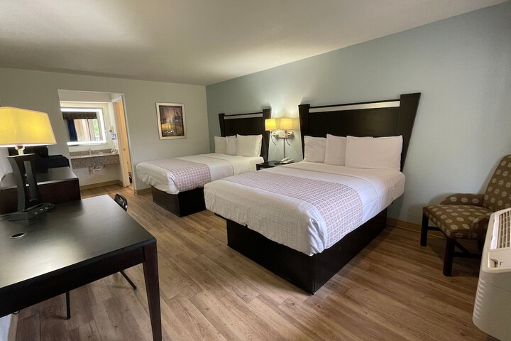 Room 10 of 14