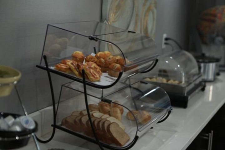 Breakfast/Coffee Service 48 of 52