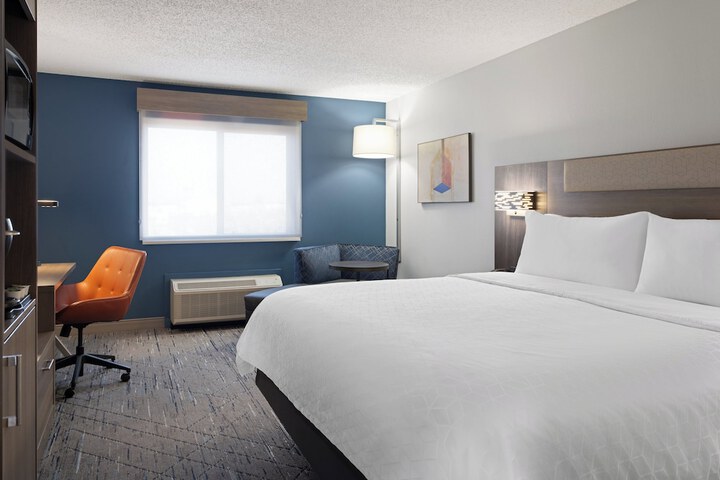 Holiday Inn Express & Suites Midwest by IHG