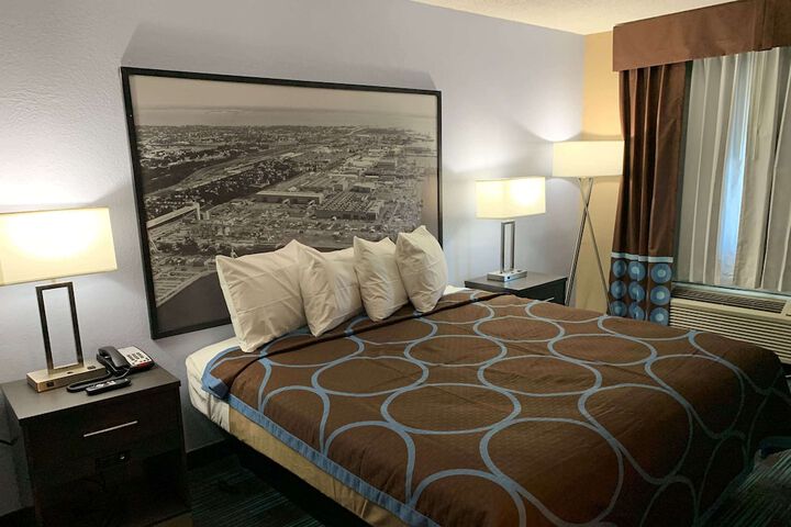 Room 10 of 10