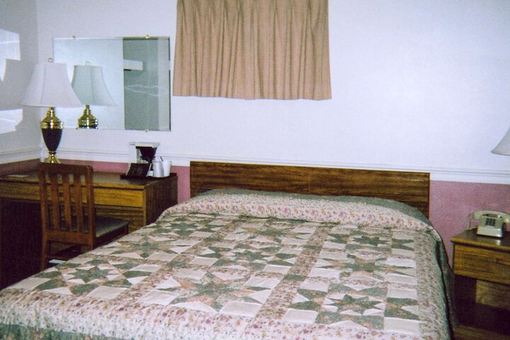 Room 23 of 27