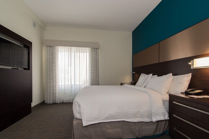 Room 33 of 62