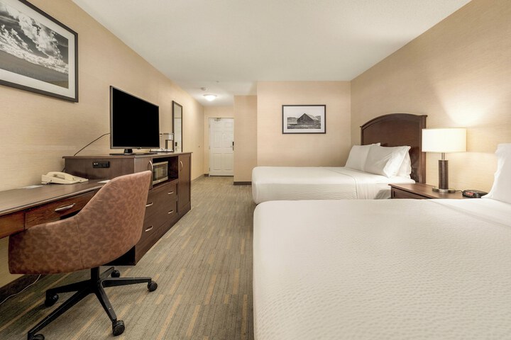 Room 46 of 200