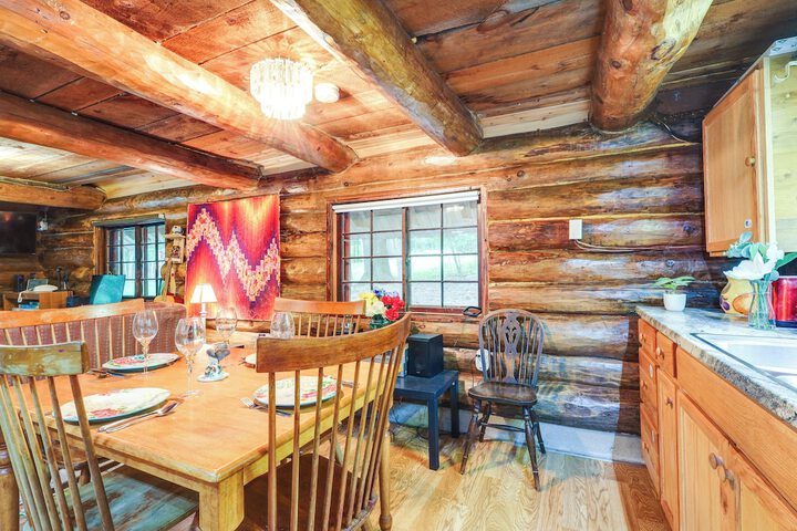 Cozy Elizabethtown Cabin w / Fire Pit!