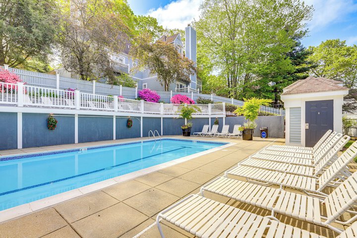 Norwich Vacation Rental w / Golf Course Views!
