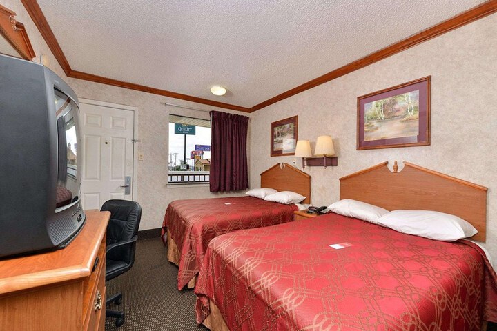 Room 9 of 14