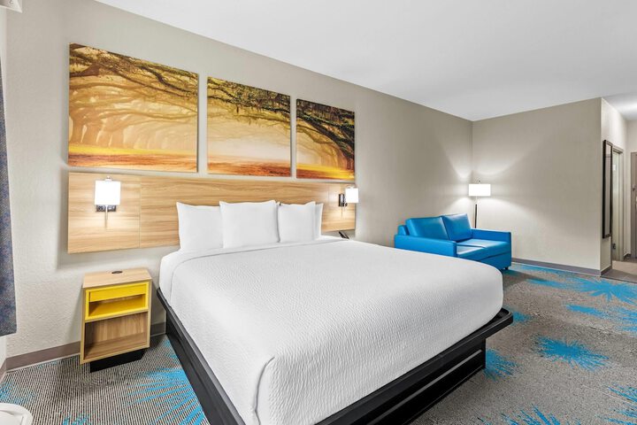 Days Inn & Suites by Wyndham Union City