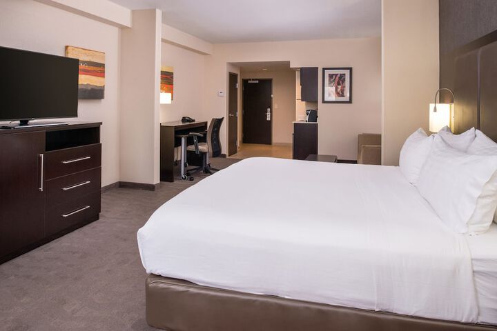 Holiday Inn Express & Suites Monroe by IHG