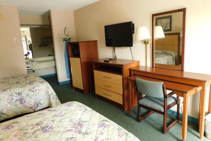 Room 25 of 38