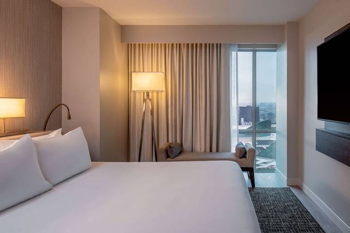 Room 30 of 51