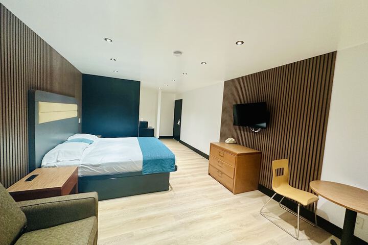 Room 7 of 27