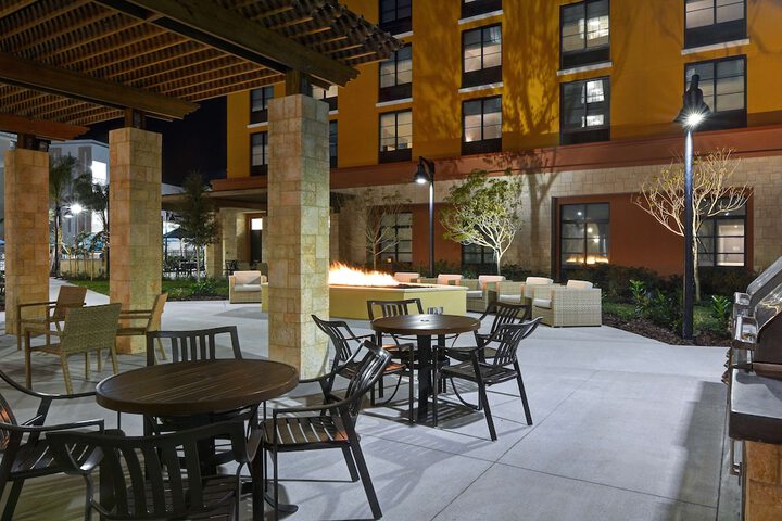 Home2 Suites by Hilton Orlando at Flamingo Crossings