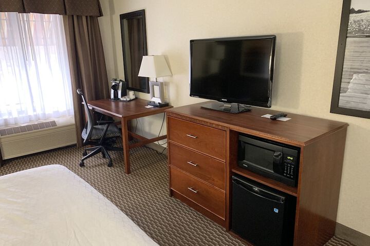 Holiday Inn Express Holland by IHG