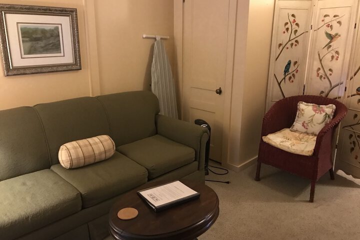 Room 28 of 36