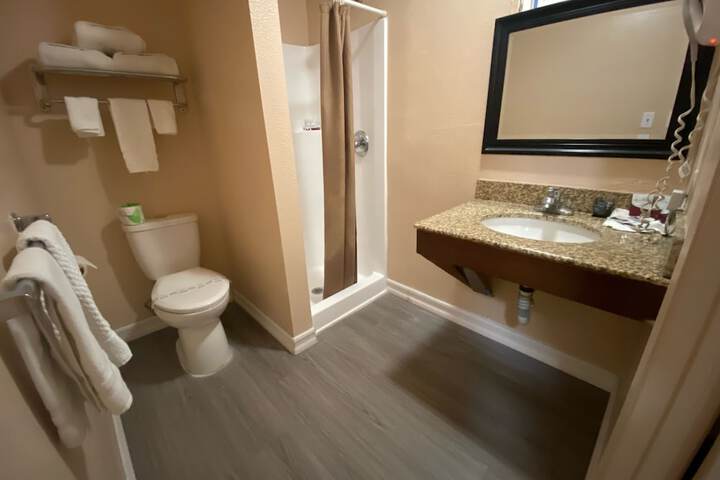 Room 9 of 36