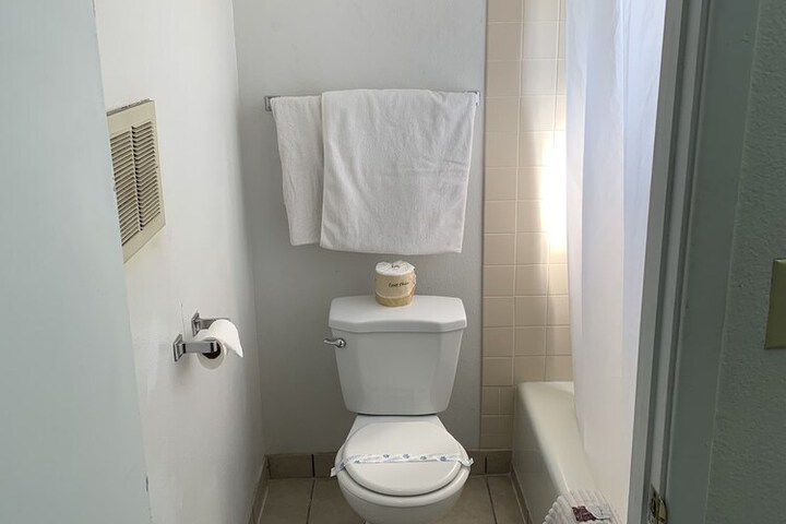 Room 9 of 25