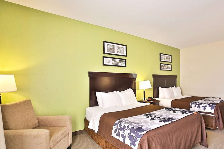 Room 42 of 103