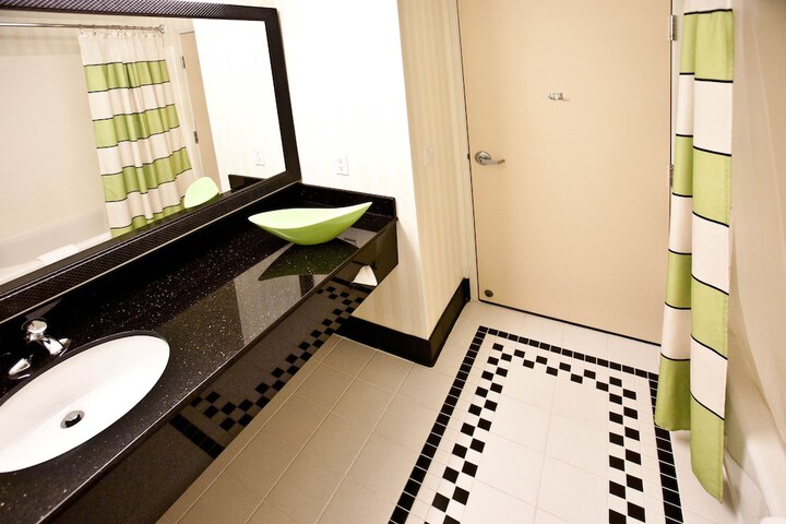 Room 14 of 23