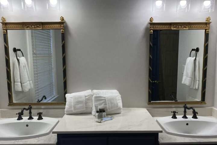 Whitestone Inn