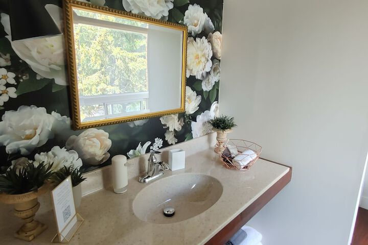 Room 42 of 46