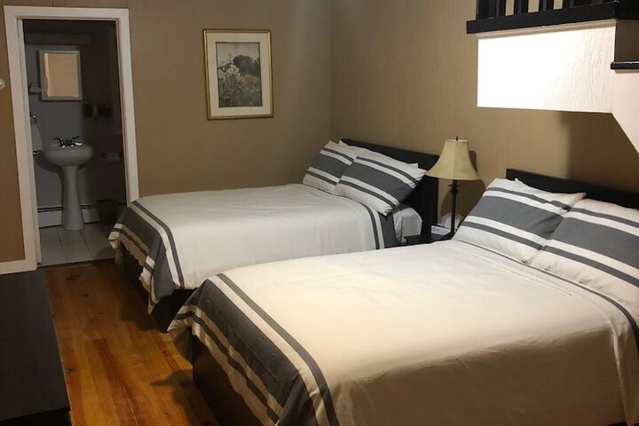 Reynolds House Inn & Motel