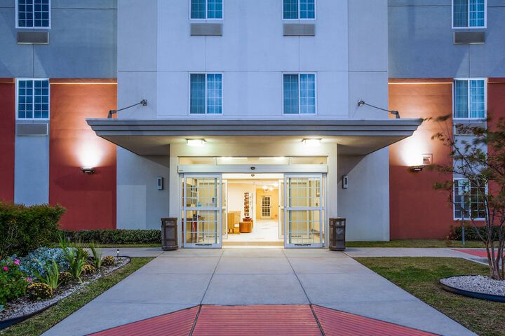 Hotel 5 of 83