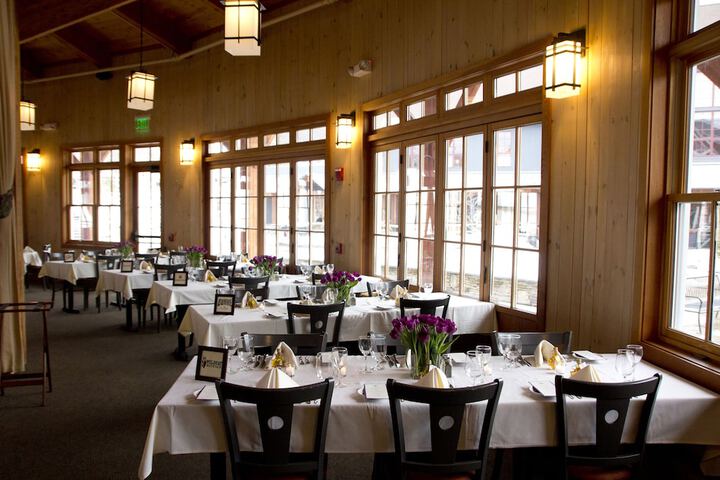 Dining 18 of 23