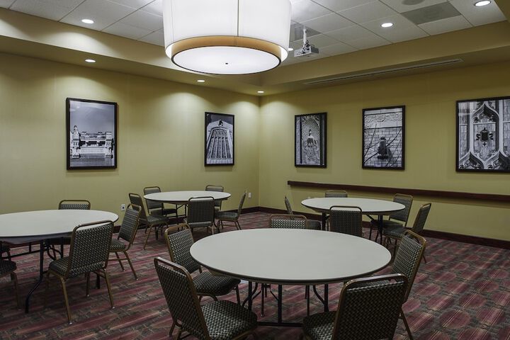 Holiday Inn Ardmore I-35 by IHG