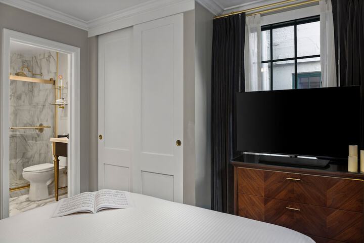 Room 34 of 41