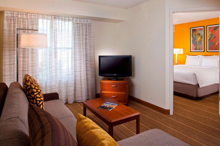 Room 10 of 24