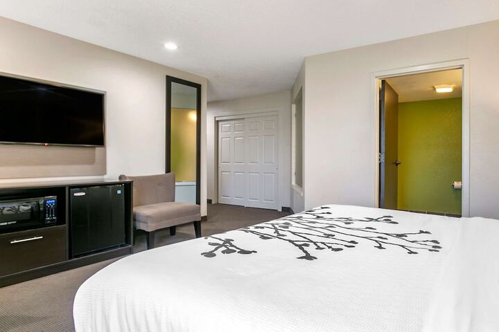 Room 21 of 48