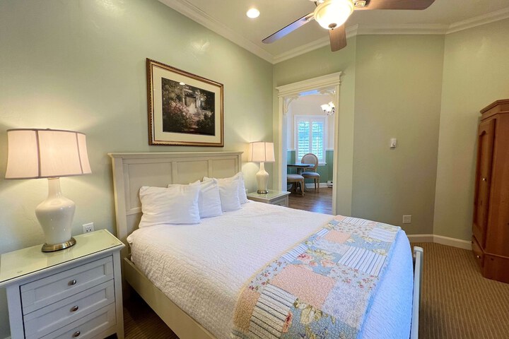 Room 41 of 46