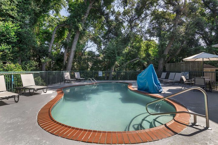 Pool 2 of 37