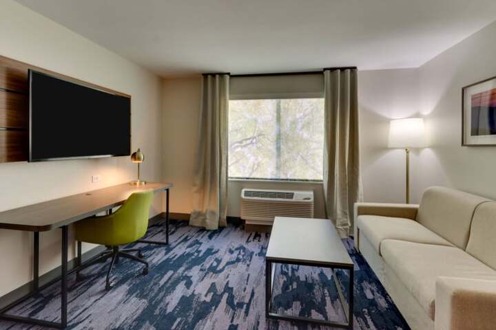 Room 10 of 24