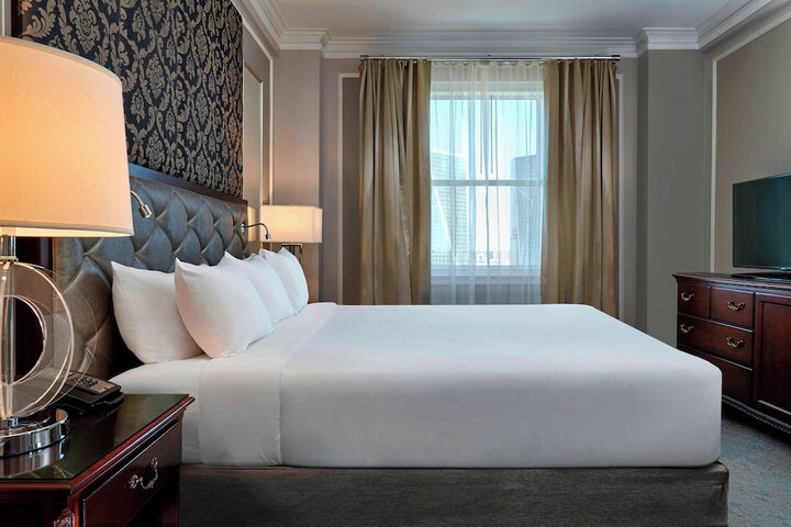 Room 38 of 74