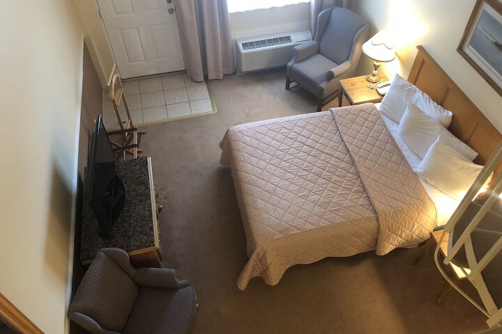 Room 16 of 65