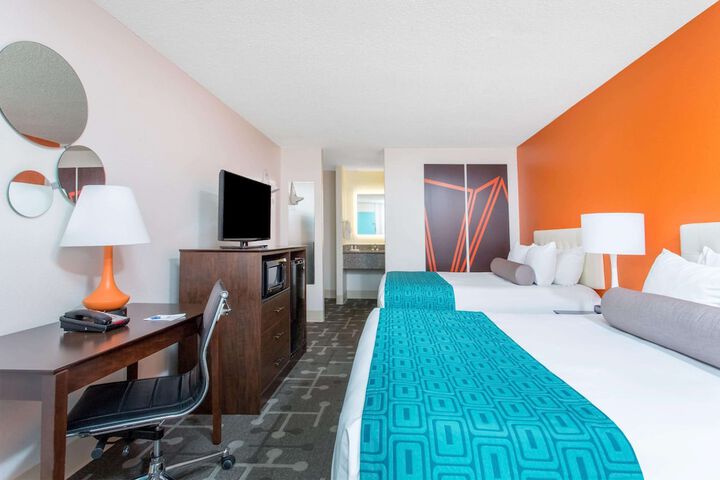 Room 33 of 52