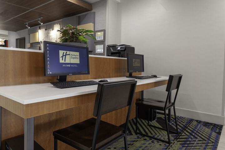 Business Center 25 of 25
