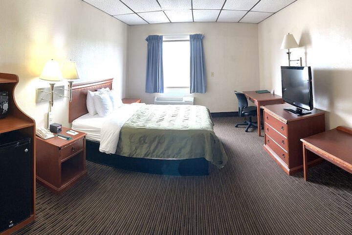 Room 42 of 163