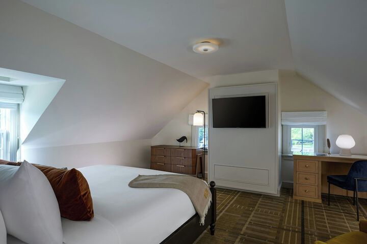 Dearborn Inn Autograph Collection