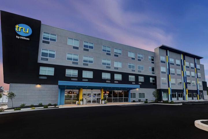 Tru by Hilton Grantville PA