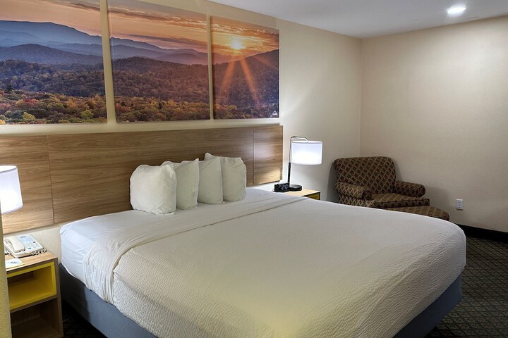 Days Inn & Suites by Wyndham Eunice
